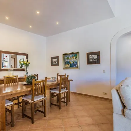 Villa Fullos *